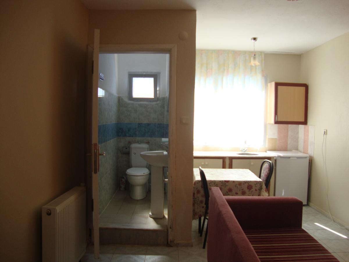 Degerli Motel Seferihisar Ruang foto